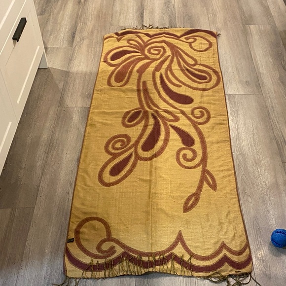 Elegant Brown and Gold Scarf - Picture 2 of 5